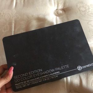 Bh cosmetics 120 colored eyeshadow palette